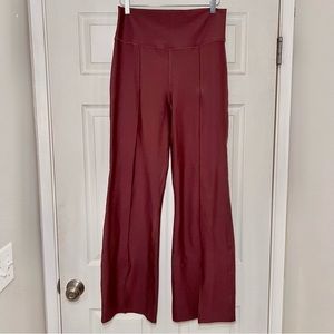 Abercrombie YPB sculptLUX Split-Hem Flare Legging